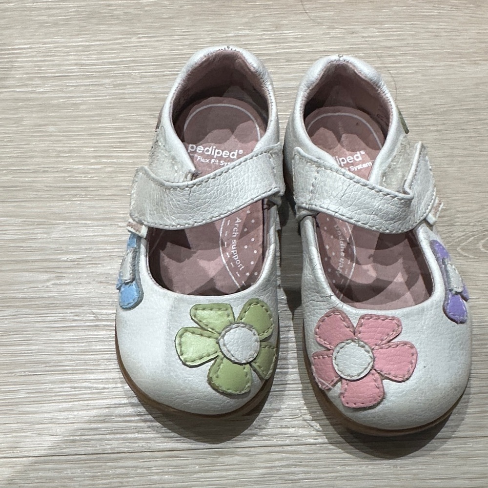 Pediped Cream Dress Shoes with Floral Details